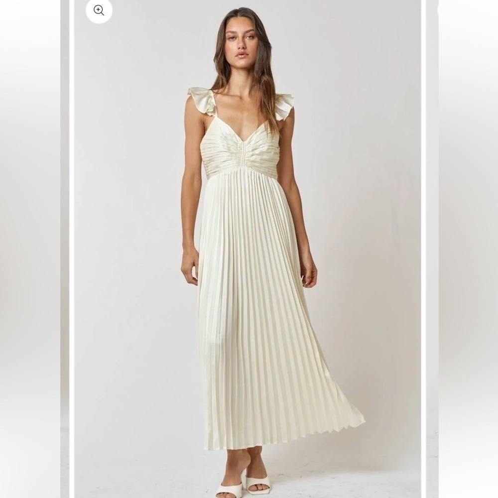 New PRETTY LITTLE SISTER SZ SM Giselle Pleated Satin Maxi Dress - Picture 2 of 9